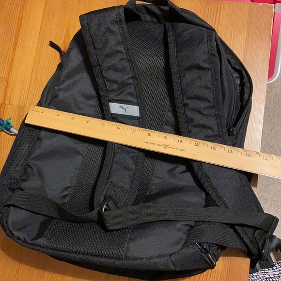Puma backpack clean like new - Picture 2 of 6
